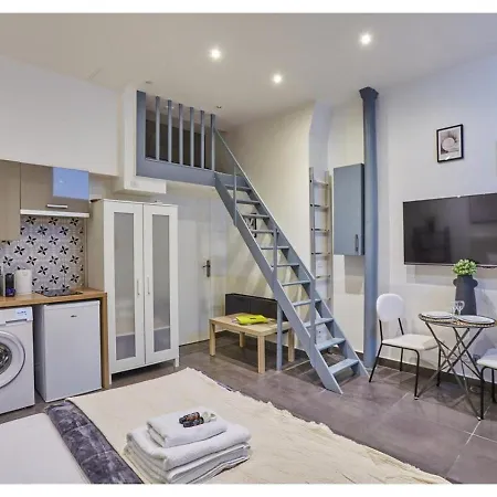 Center Of Montmartre By Prestige *