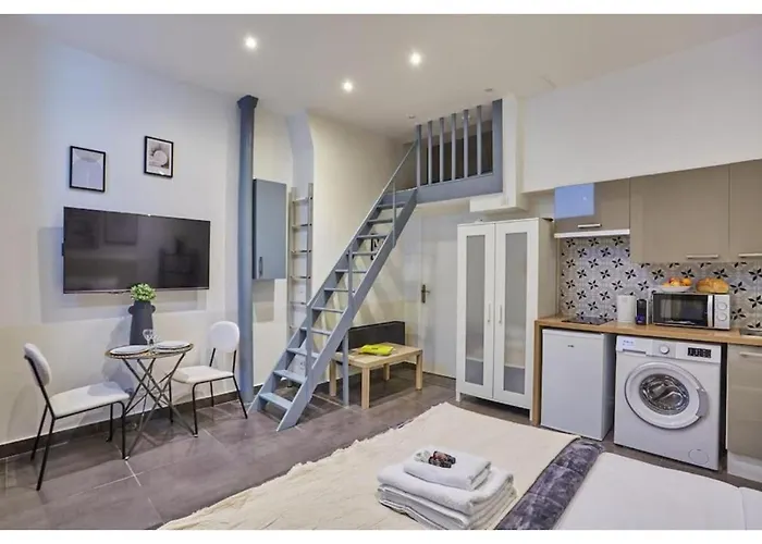 Center Of Montmartre By Prestige * Paris